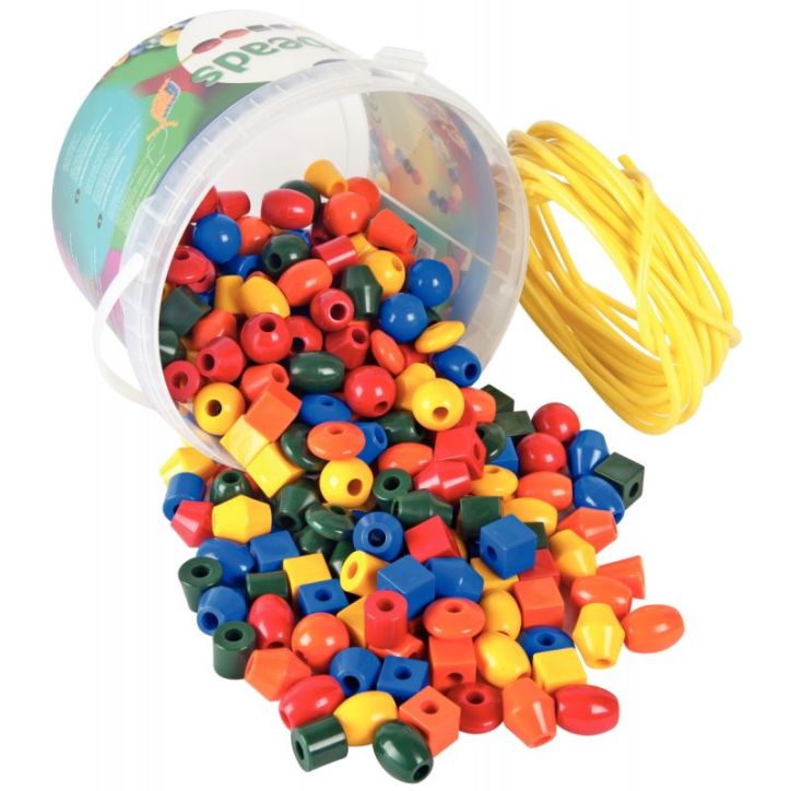 Seau de 245 perles en plastique 7 formes assorties 17200