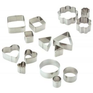 Achetez Lot de 15 emporte-pièces en métal assortis 265028 pas cher sur Ma Rentrée Scolaire