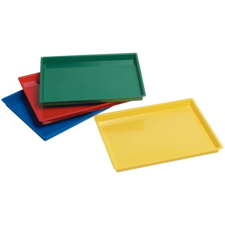 Lot de 4 plateaux multi usages. 4 couleurs assorties : rouge, jaune, vert et bleu 77040